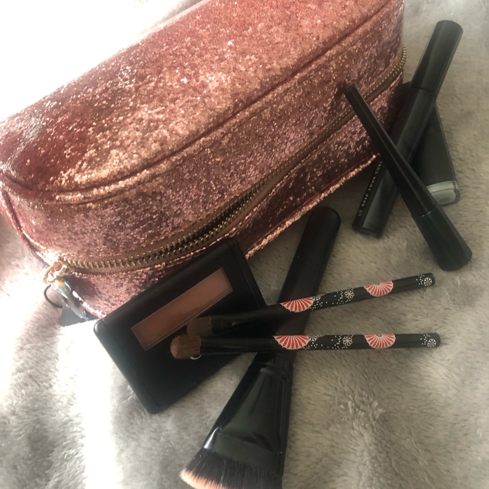 🌟Pink makeup/accessories bag🌟